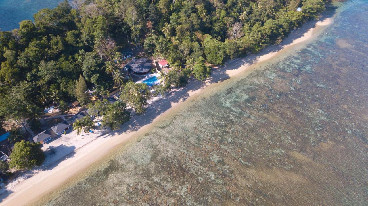 White Sands Beach Resort Lembeh Bitung Luaran gambar