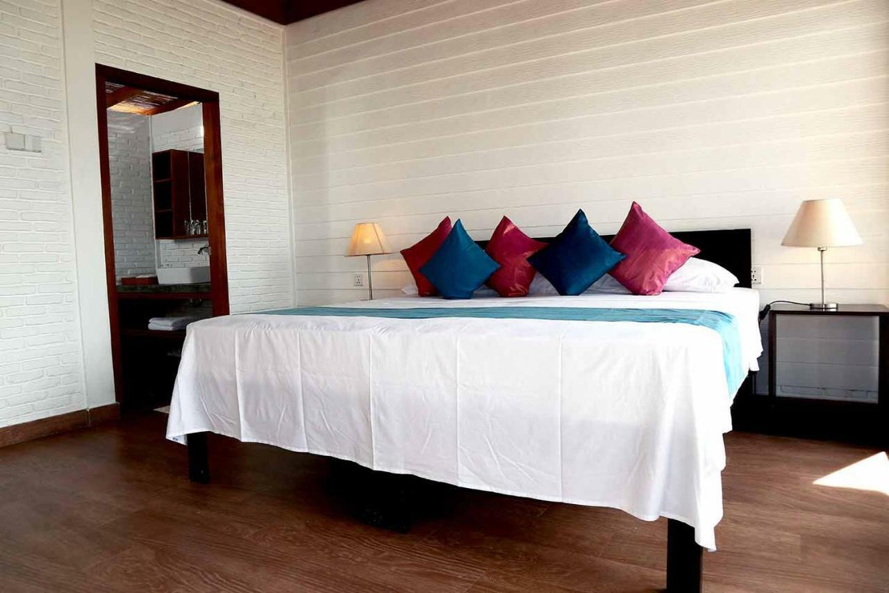 White Sands Beach Resort Lembeh Bitung Luaran gambar