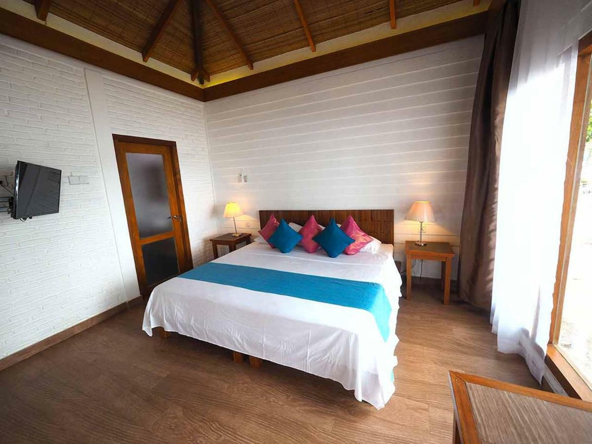 White Sands Beach Resort Lembeh Bitung Luaran gambar
